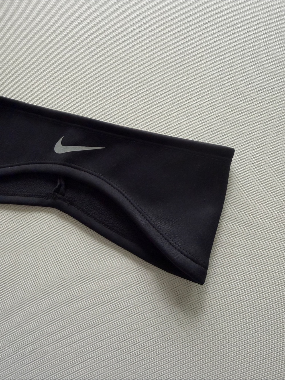 Nike Black Headband Sweatband w/ Swoosh Logo Unisex Adults 10 in - Picture 2 of 7